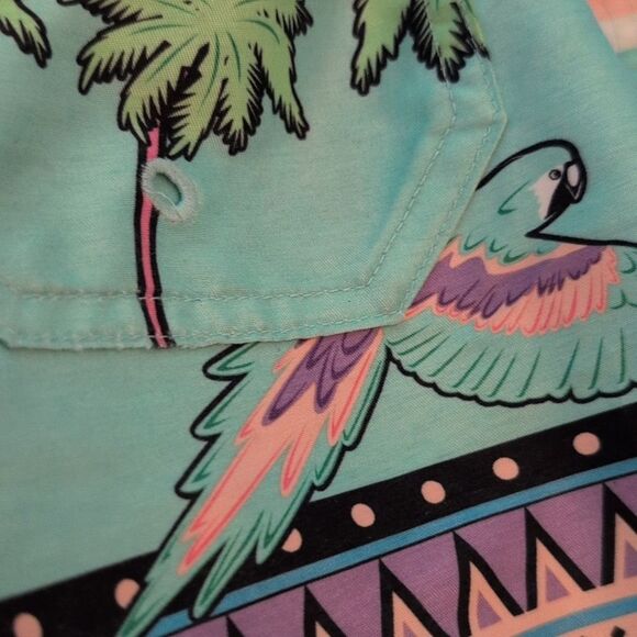 Chubbies Mens Swim Trunks Size Medium Parrot Palm Mesh Lined Shorts Colorful - Picture 6 of 6
